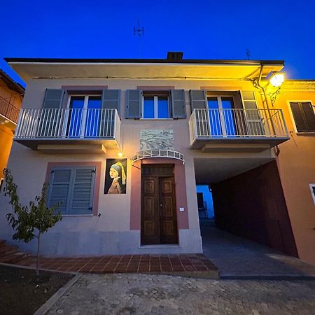 L'Incanto Casa Vacanze Montegrosso dʼAsti Екстериор снимка