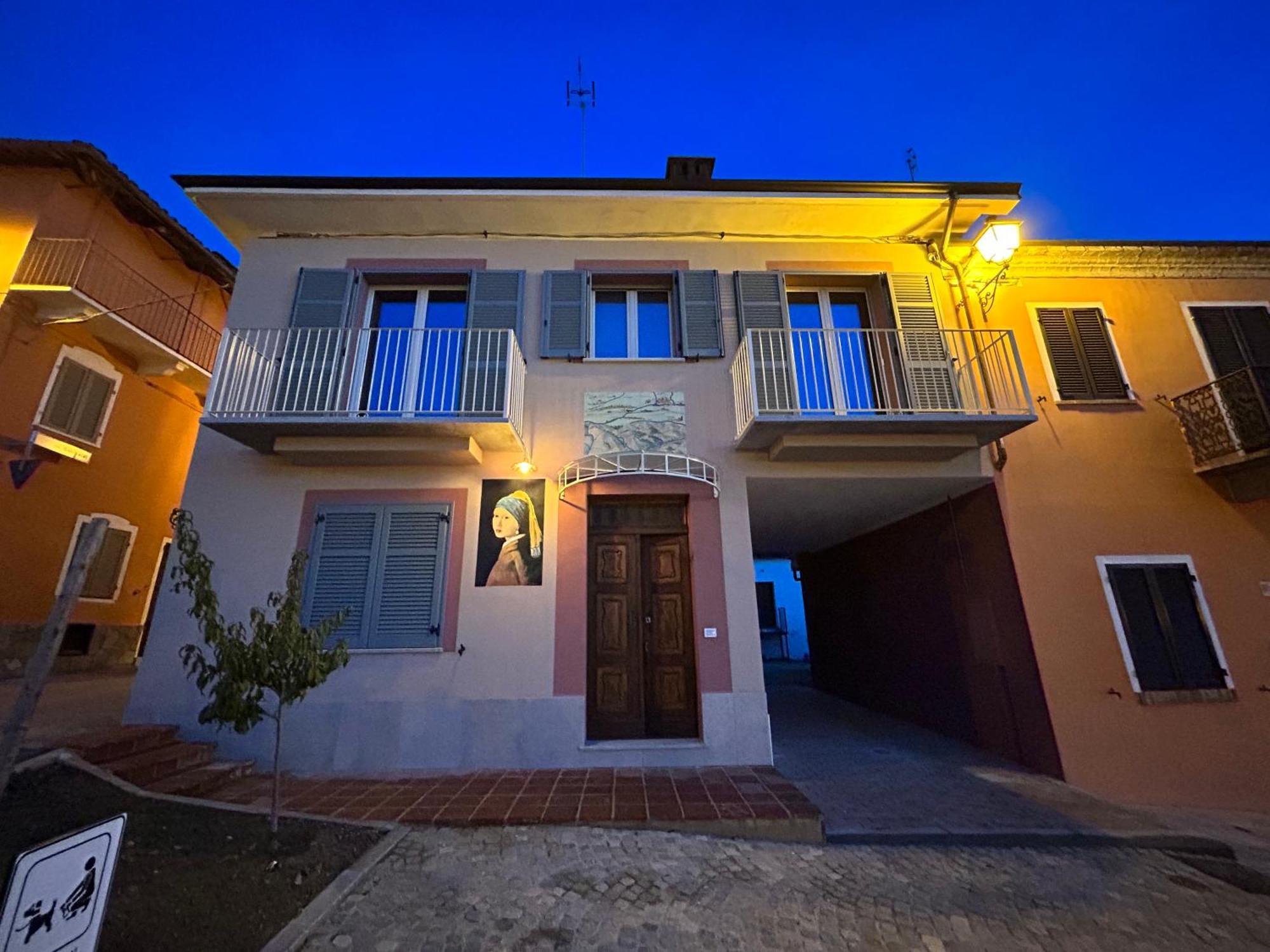 L'Incanto Casa Vacanze Montegrosso dʼAsti Екстериор снимка